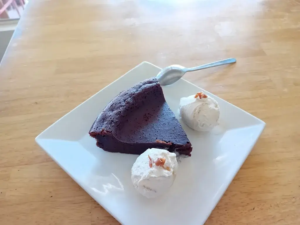 La Table d'Amélie_Vailhauquès_slider_image_2