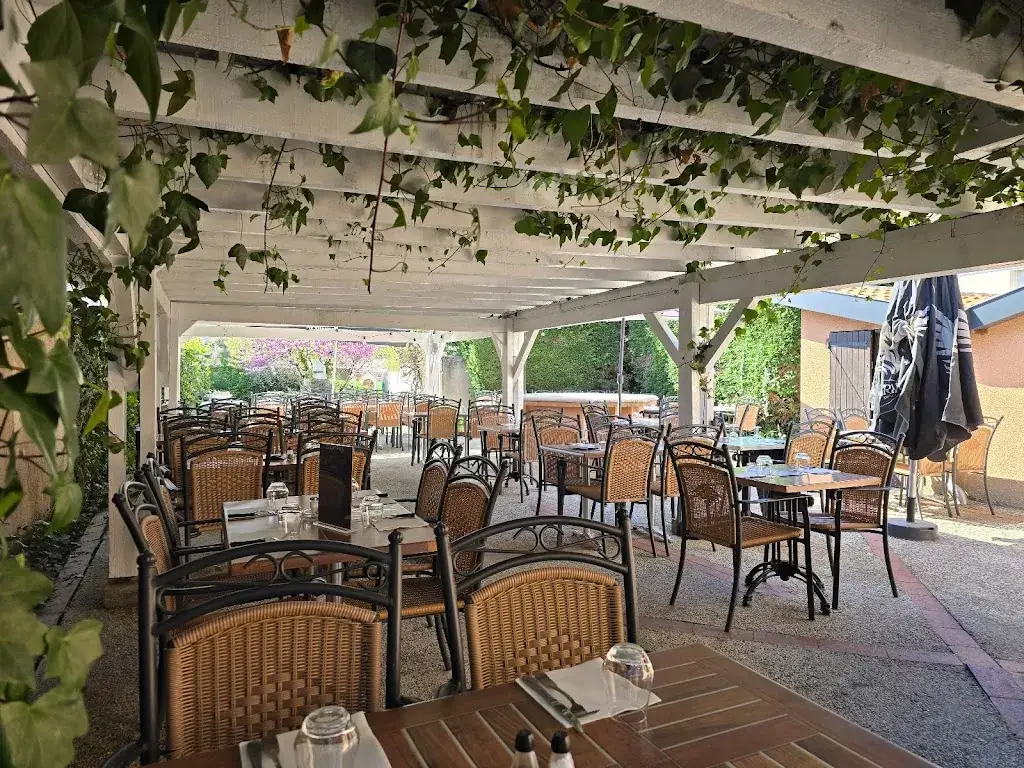 LE MIKADALI restaurant in Montberon