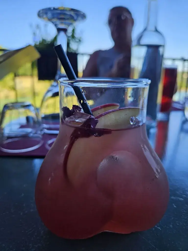 Sylvie CARREZ_L’Oustal du lac_Montcuq-en-Quercy-Blanc_review