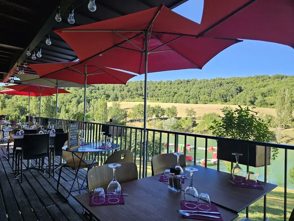 L’Oustal du lac ristorante a Montcuq-en-Quercy-Blanc
