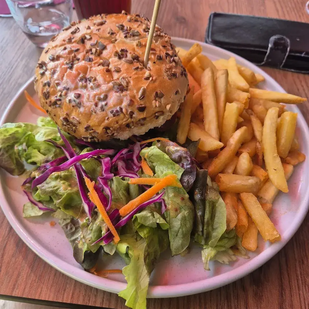 L’Oustal du lac_Montcuq-en-Quercy-Blanc_slider_image_2