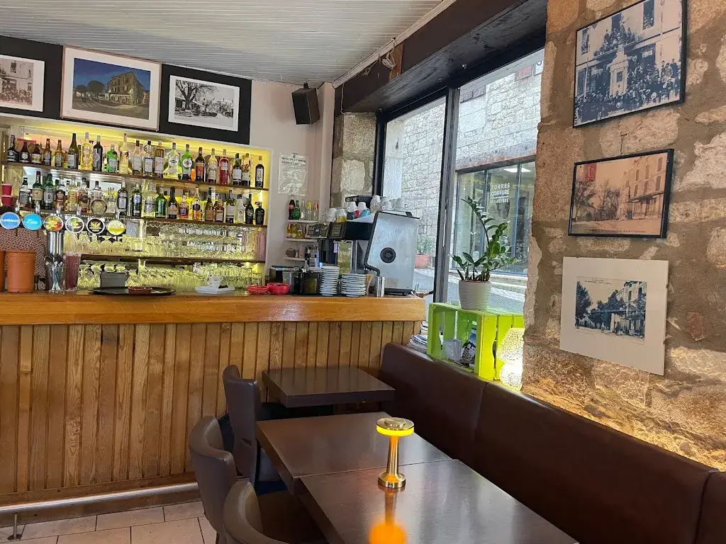 Café du Centre - Montcuq restaurant in Montcuq