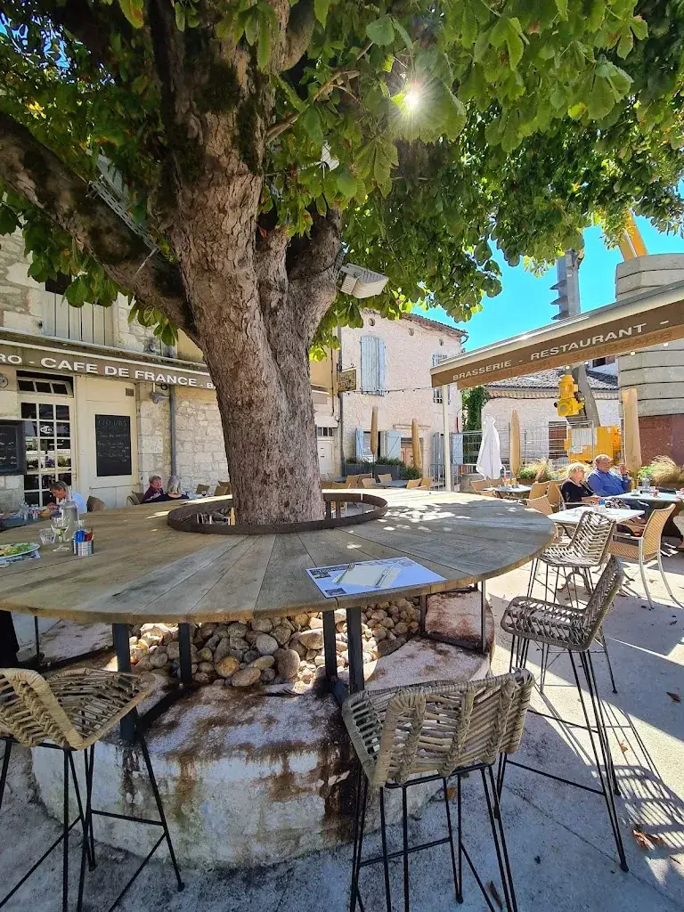 Café de France ristorante a Montcuq-en-Quercy-Blanc