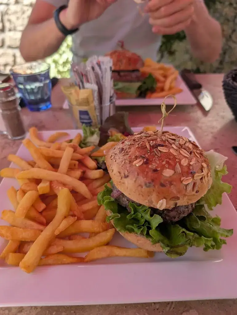 Samantha Stevenson_Restaurant Le 6_Montcuq-en-Quercy-Blanc_review