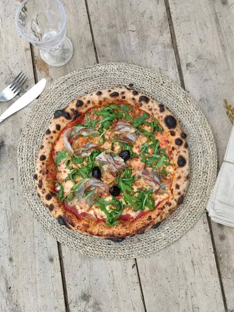 Pizzeria des fines gueules_Montcuq-en-Quercy-Blanc_slider_image_2