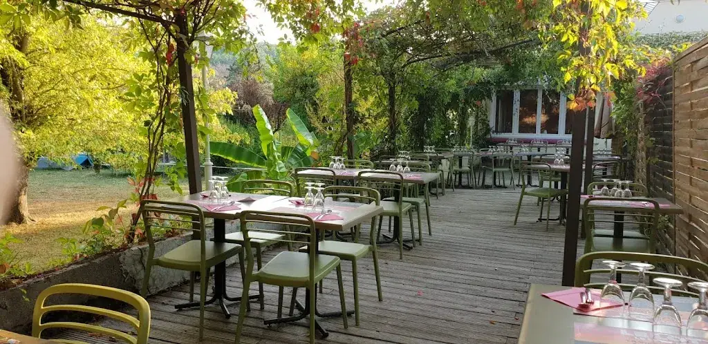 Hotel Restaurant La Barguelonne ristorante a Montcuq-en-Quercy-Blanc