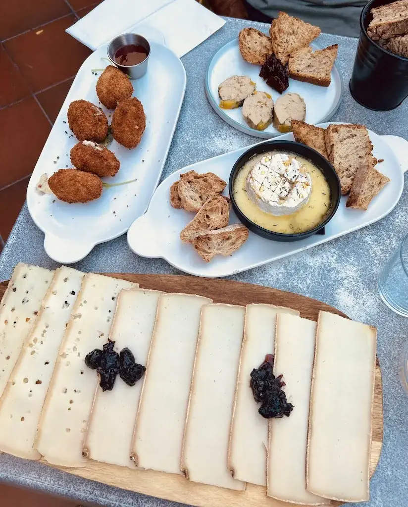 Emmanuelle FLACHAT_restaurant de la place_Montech_review