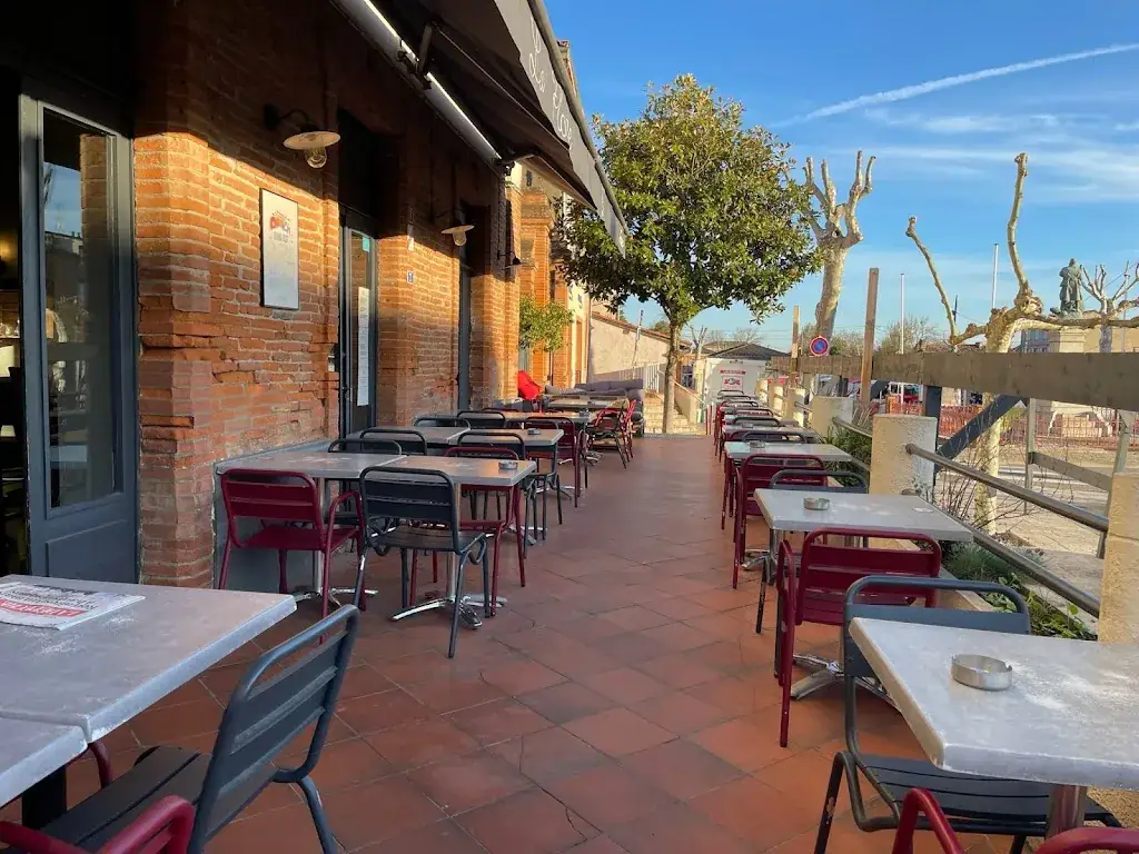 restaurant de la place restaurant in Montech