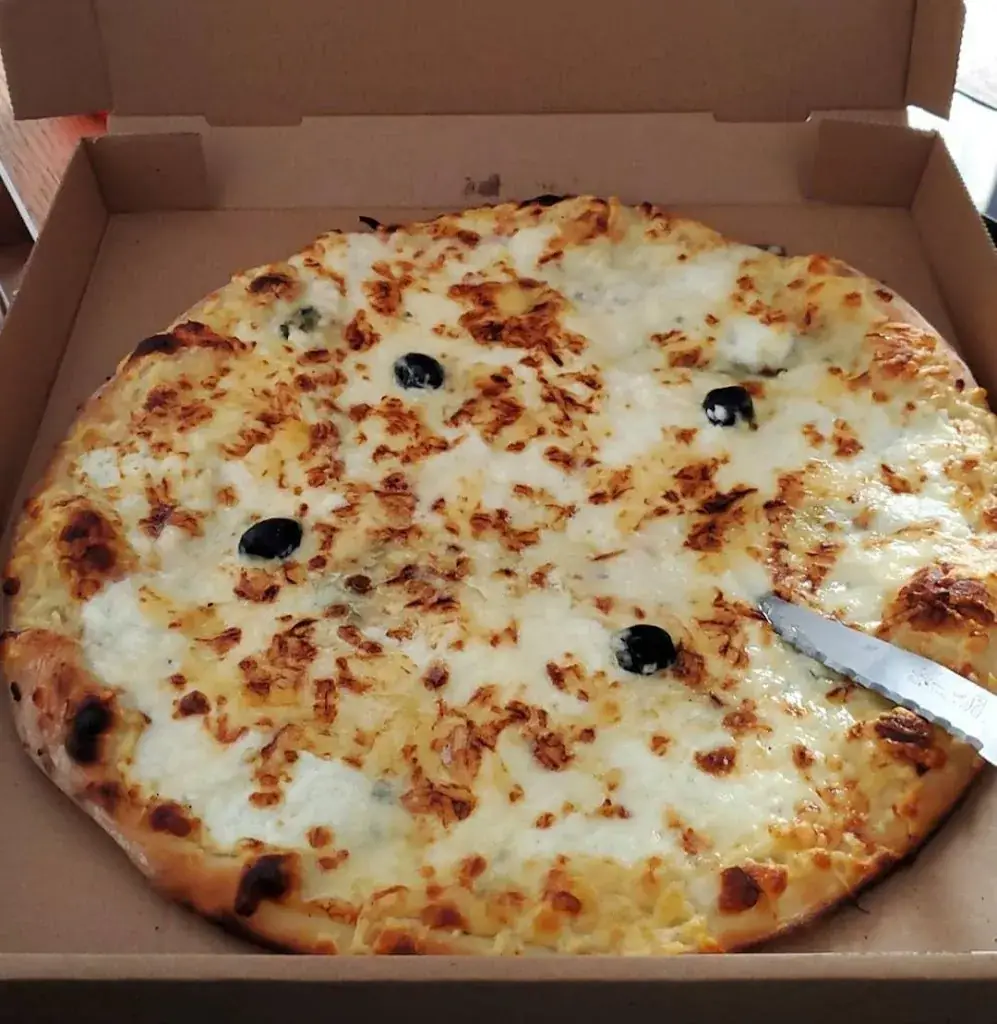 Julie Azema_PIZZA I MÉS_Montescot_avis