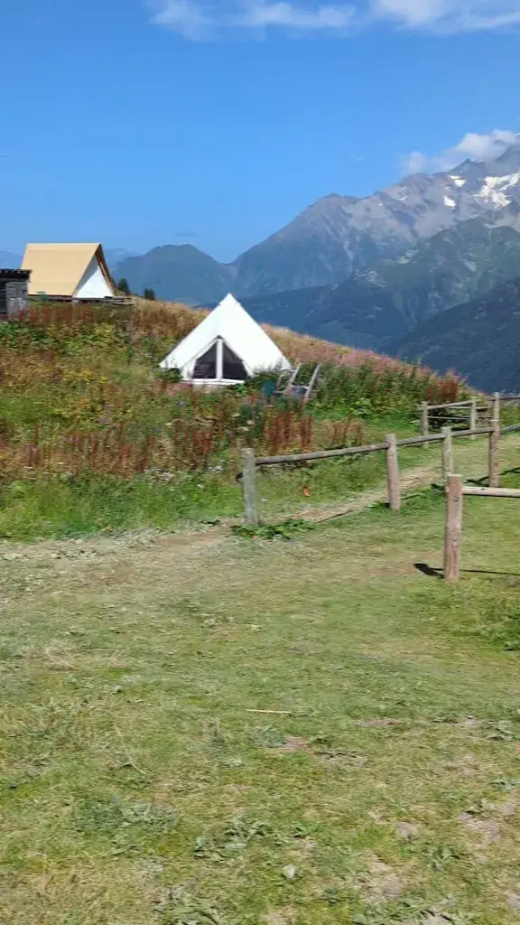 Refuge Restaurant La Roselette_Contamines-Montjoie_slider_image_2