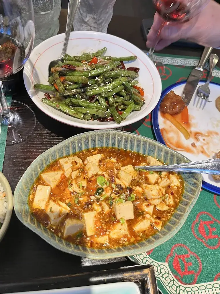 Klaus K._Hong Yan_Lausanne_recensione