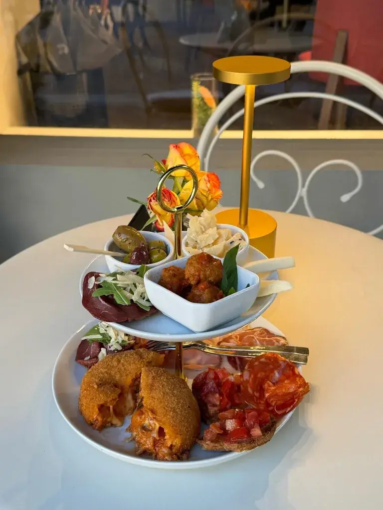 Mont Blanc Caffetteria - Gelateria_Zug_slider_image_2