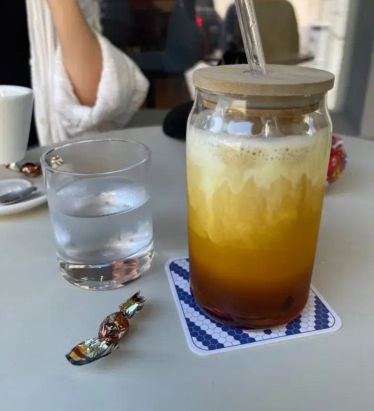 Mont Blanc Caffetteria - Gelateria_Zug_slider_image_3