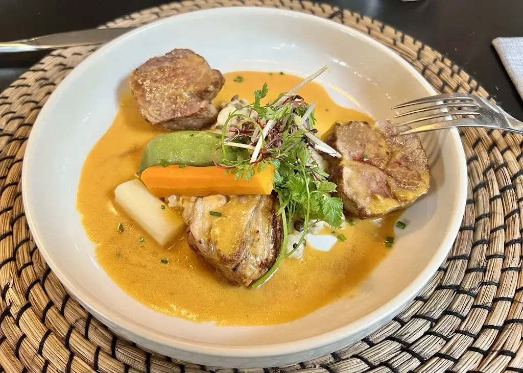 FABRIC RESTAURANT_Muret_slider_image_2