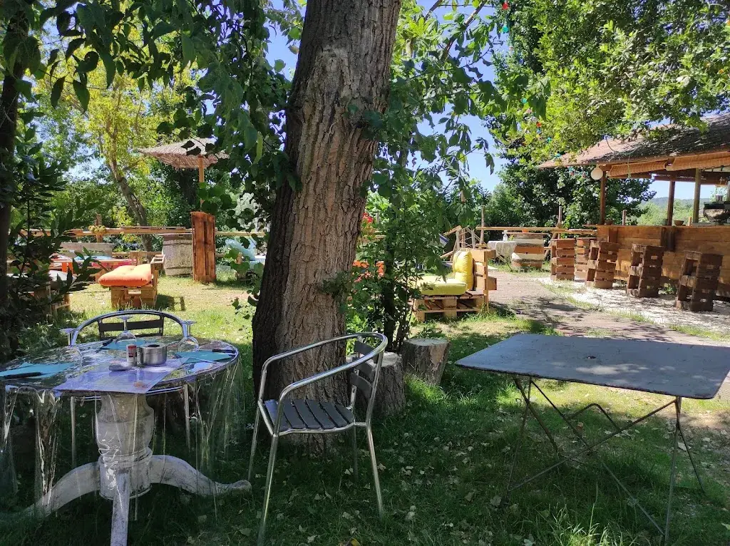 Le cochon baigneur restaurant in Moussac