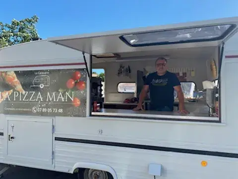 La pizza man_Nébian_slider_image_3