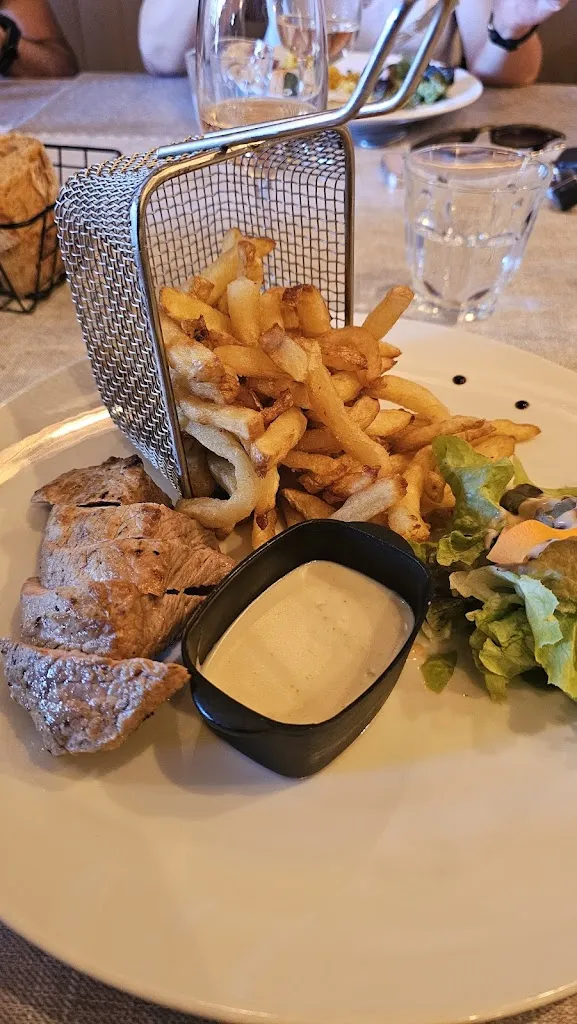 Vincent r_LE FLAMBADOU PIZZERIA HEBERGEMENT_Naucelle_review