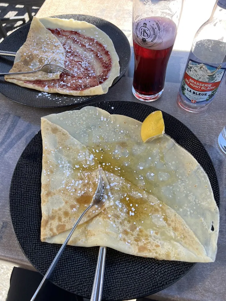 Christine Lee_Glacier Café_Contamines-Montjoie_review