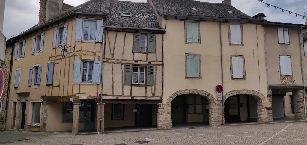 Hotel Des Voyageurs restaurant in Naucelle