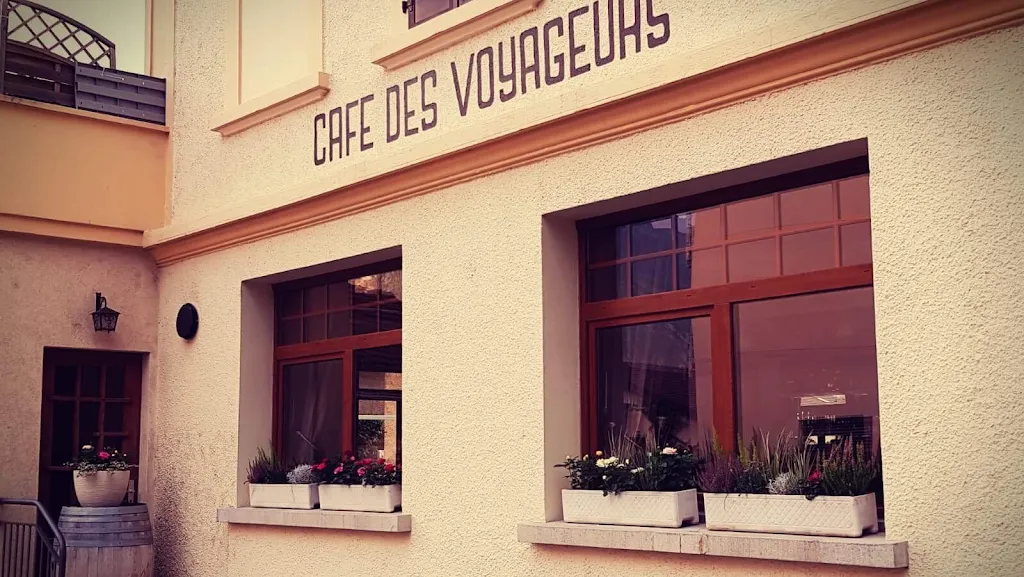 Café des Voyageurs Noës restaurant in Noës