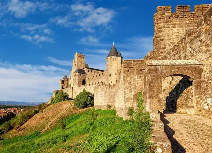 Logis Hôtel Restaurant Résidence restaurante en Nissan-lez-Enserune