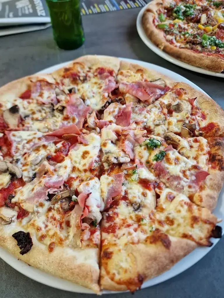 Pizza Tonton_Orleix_slider_image_3