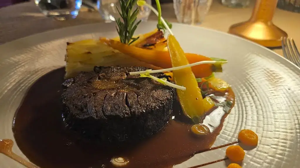 Mihael Silac_L'ANCIENNE ÉCOLE_Palau-del-Vidre_review