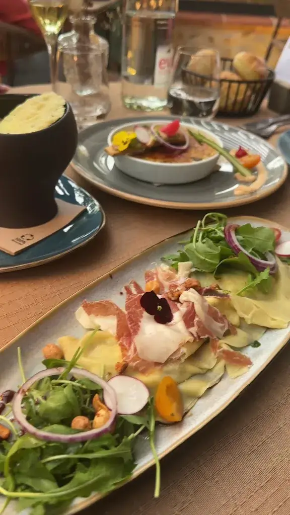 L'ANCIENNE ÉCOLE_Palau-del-Vidre_slider_image_2