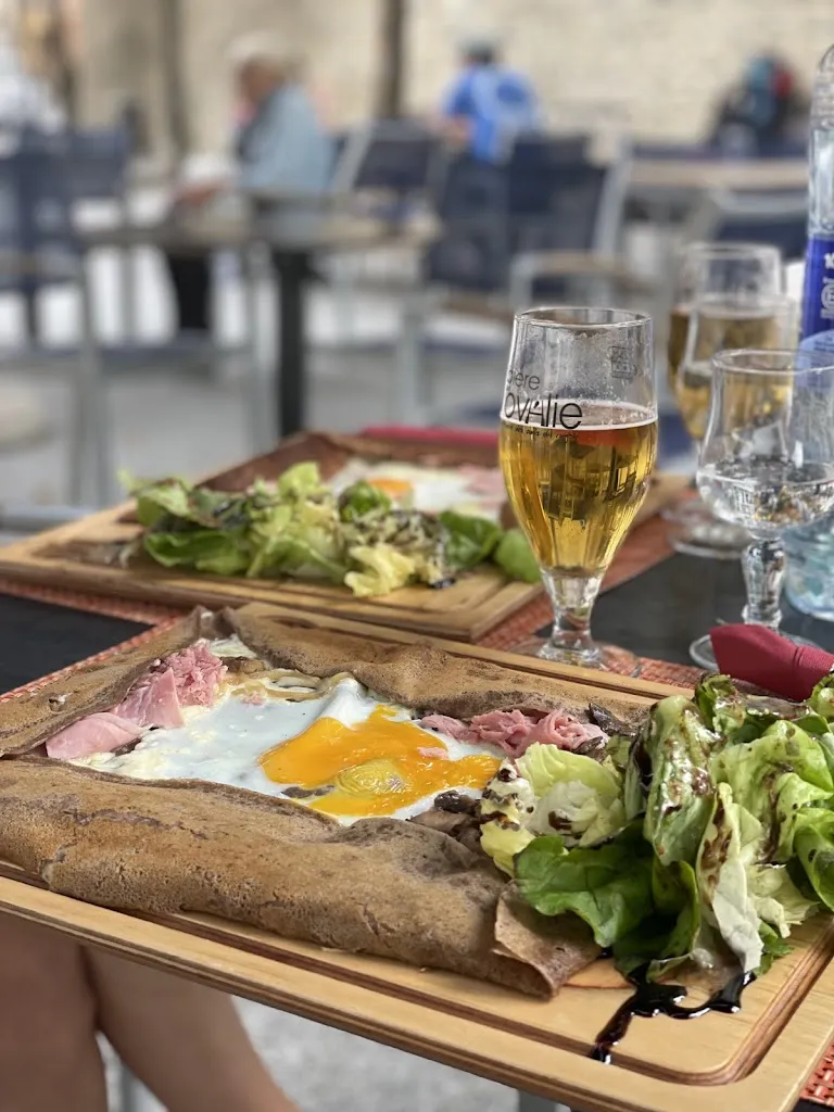 Rafael Max Wenceslau Sobak_Cafe de france mac d aqui_Osséja_review