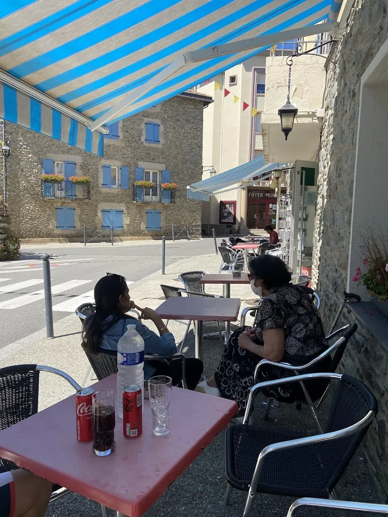 Cafe de france mac d aqui restaurant in Osséja