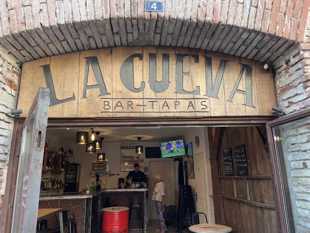 Florence S_La Cueva Torres_Palau-del-Vidre_review