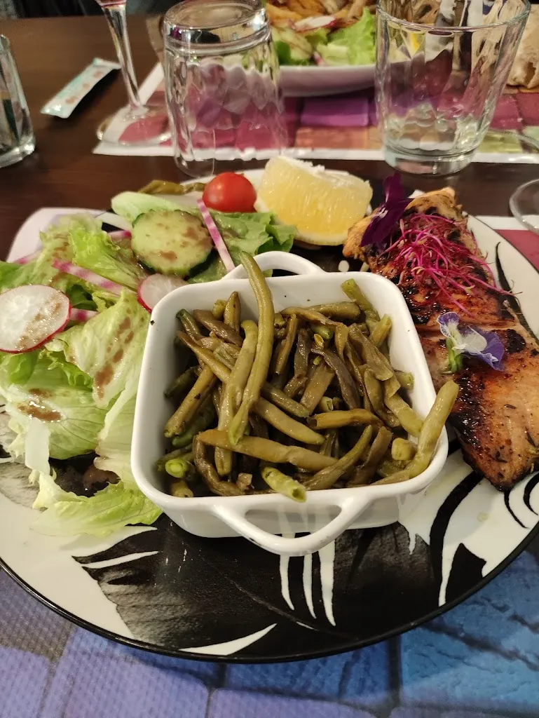 L L'HEXAGONE Restaurant in Marignier
