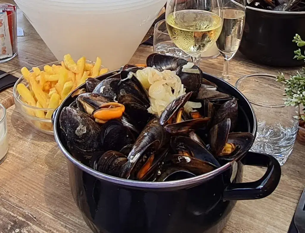 Sam Meadows_Le Pas Sage_Palavas-les-Flots_review