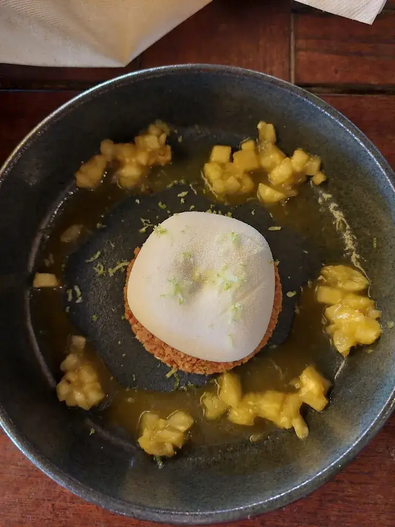 Agnieszka Bukowska_L'Albatros_Palavas-les-Flots_review