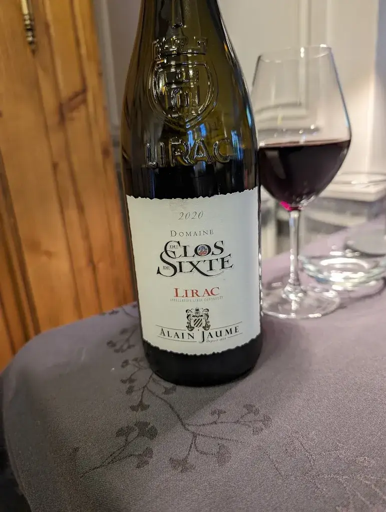 Sam_Hôtel Restaurant Les Caudalies_Artemare_reseña