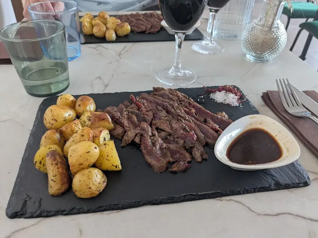 Dana Juncu_La table d’Isa_Palavas-les-Flots_recensione