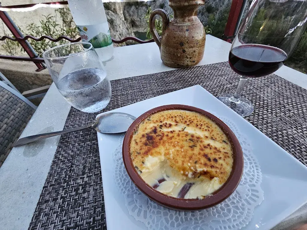 Sasha Zudin_Les terrasses de la Berre_Portel-des-Corbières_recensione