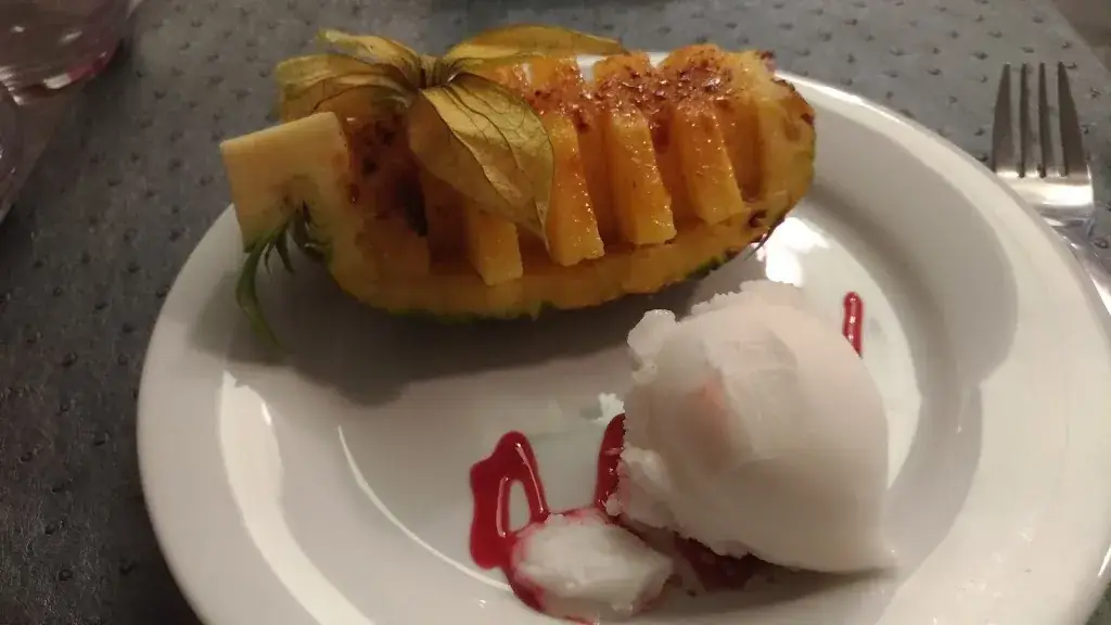 Pei Rong Zheng_Le Xv_Port-la-Nouvelle_review