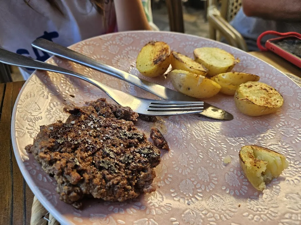 Tatiana Majerus_Les jardins de Bages_Bages_recensione