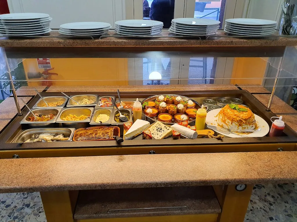 Café Le Garriga restaurant in Pézilla-la-Rivière