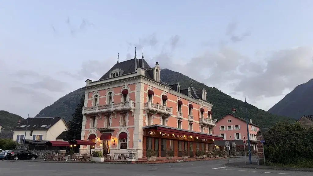 Kate Davis_Grand Hôtel de France_Pierrefitte-Nestalas_review