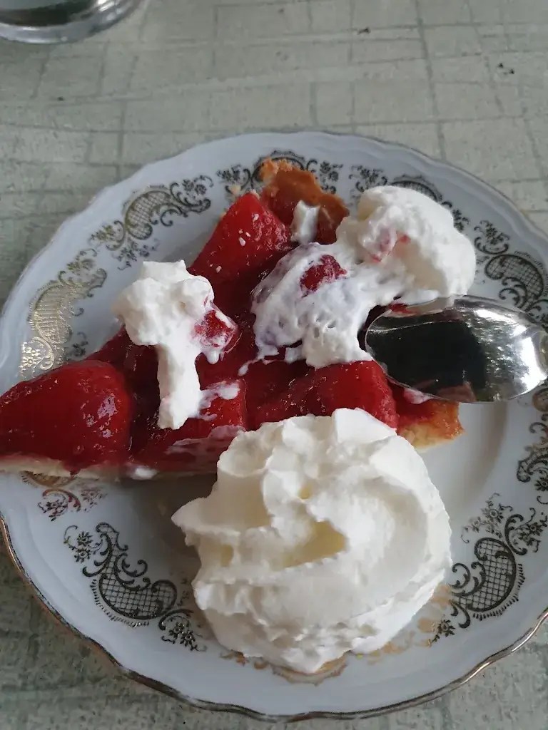 Patricia Scotto D'Abbusco_Bar-restaurant Le Cowboy_Pomérols_review