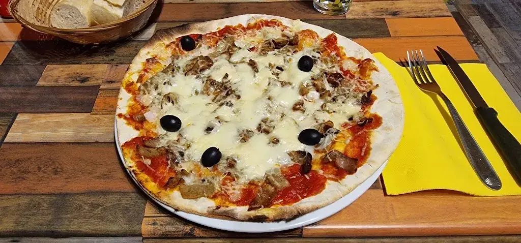 Le Coconut S restaurant in Pomérols