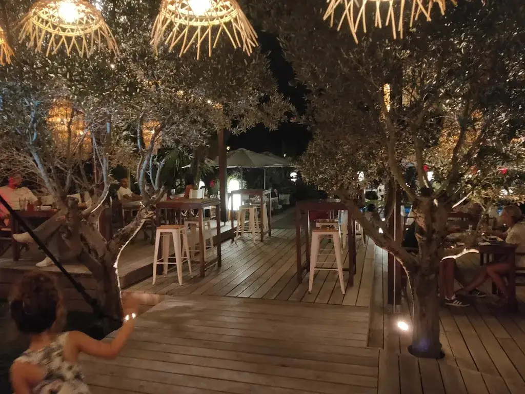 Florence Colonna_Coco les pieds dans l'eau_Plaisance-du-Touch_review