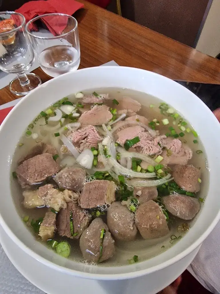 Emilie Chakma_Battambang Restaurant_Plaisance-du-Touch_review