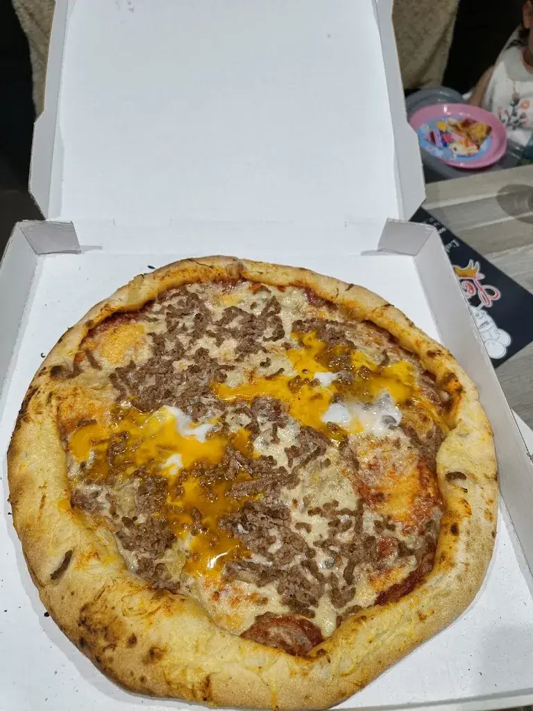 Lenny's Pizza_Ponteilla_slider_image_2