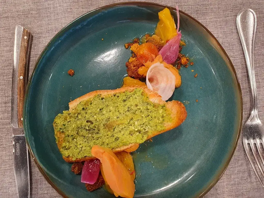 Daniele Evrard_Restaurant/Bar Les Reflets du Lac_Salles-Curan_review