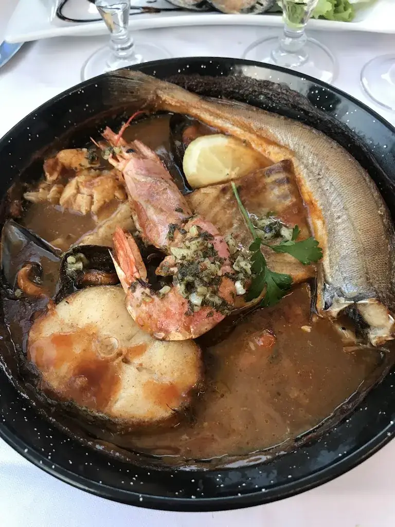 mildred suglo_LE LAMPARO_Port-Vendres_review