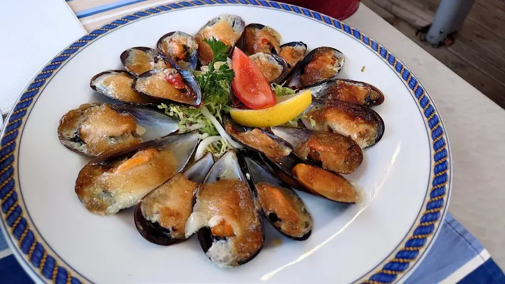 LE LAMPARO_Port-Vendres_slider_image_3