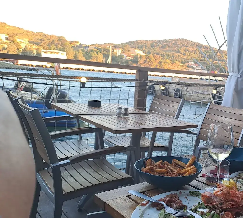 Pascale MAGNE_Le P'tit Ponton_Port-Vendres_review